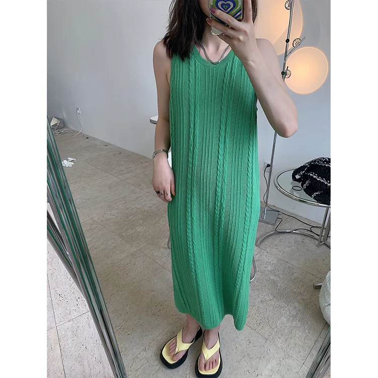 

2021 New sleeveless slim knitted dress in early autumn