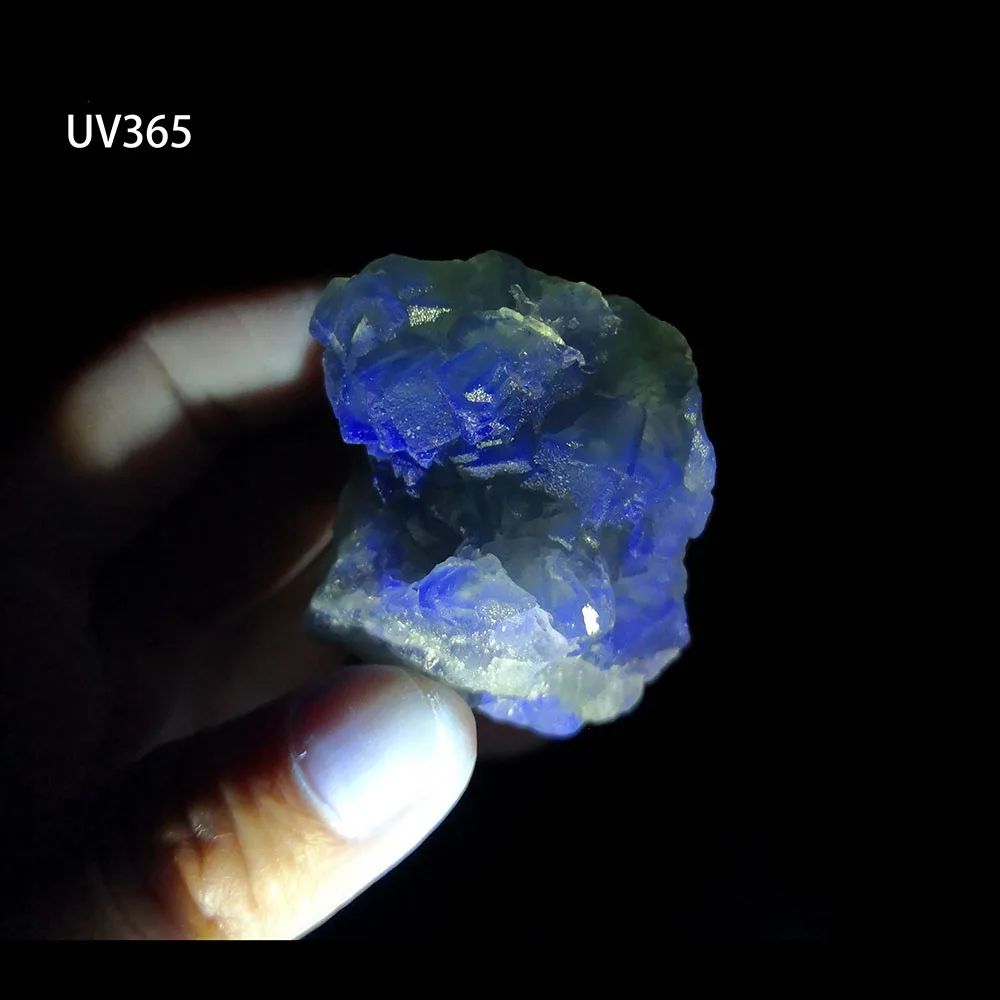 

81g B1-1 Beautiful natural bright green clusters of fluorite mineral quartz crystal specimen decoration free shipping