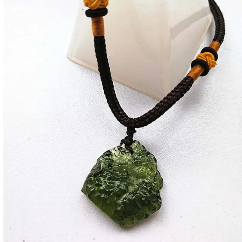 Лидер продаж A + натуральный форма зеленый аэролиты кристалл камень кулон энергии