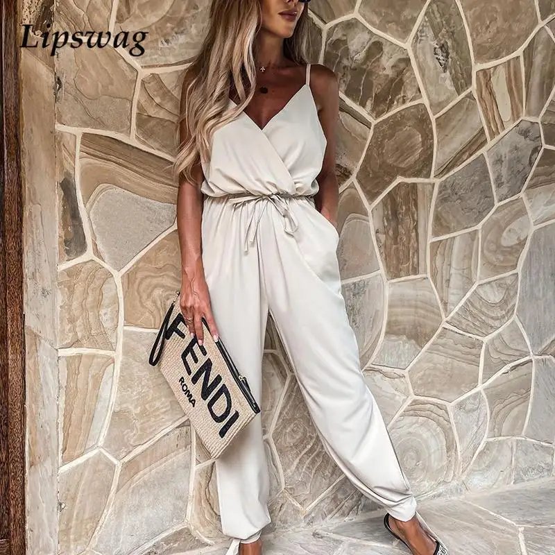 

Комбинезон женский летний на бретельках, с V-образным вырезом и открытой спиной, без рукавов, с карманами