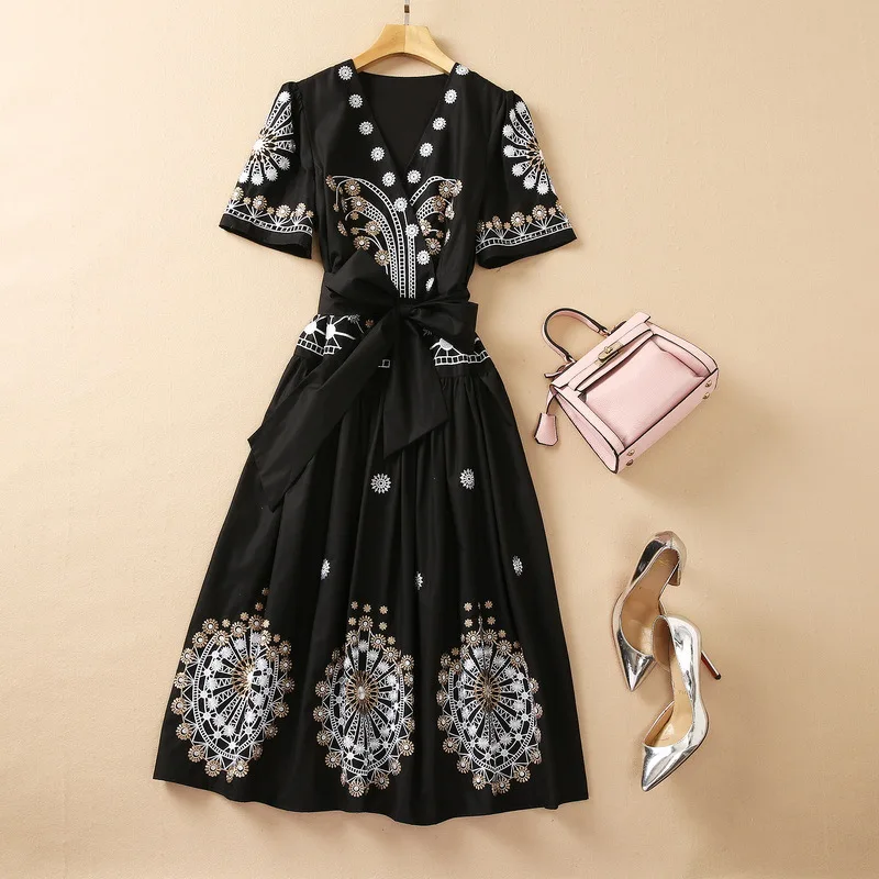 

European and American women's wear for summer 2021 V neck five-quarter sleeve Fashion Heavy Industries embroidery black dress
