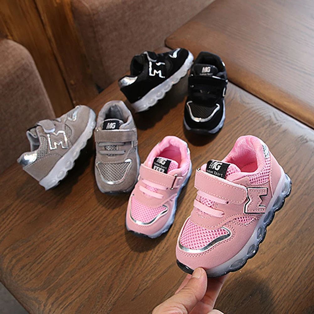 New Kids shoes Led shoes Casual Sport Running Shoes Sneakers Children Luminous Shoes Boys Girls Stripe Baby Non-slip Sneakers