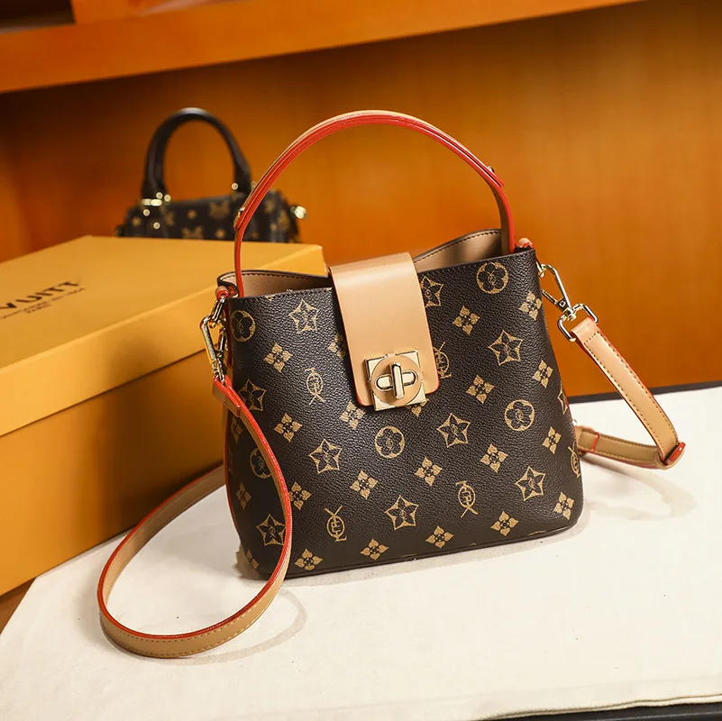 

Luxury Brand High-quality Leather Presbyopia Printing Ladies Classic Handbag Fashion High-end Sense of Shoulder Messenger Bag Cc