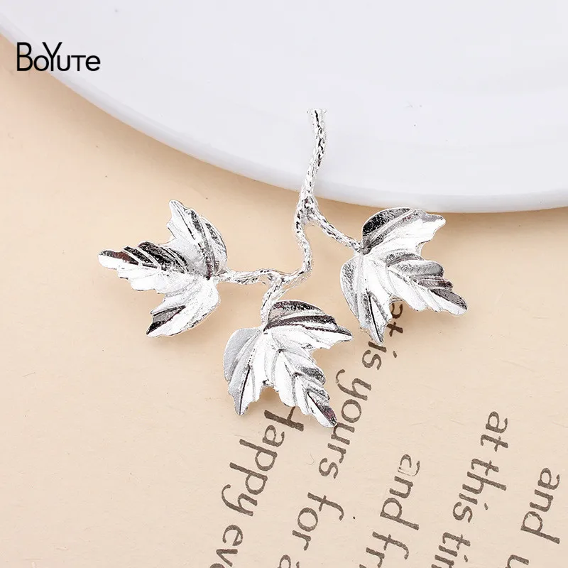BoYuTe(20 Pieces/Lot) Metal Alloy 40*34MM Maple Leaf Materials Vintage Hand Made Diy Jewelry Accessories Wholesale