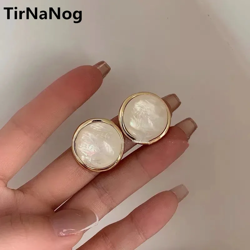 

French Acrylic Restoring Ancient Ways is Irregular Round Stud earrings Contracted Joker Fashion Earrings Women Jewelry Gifts
