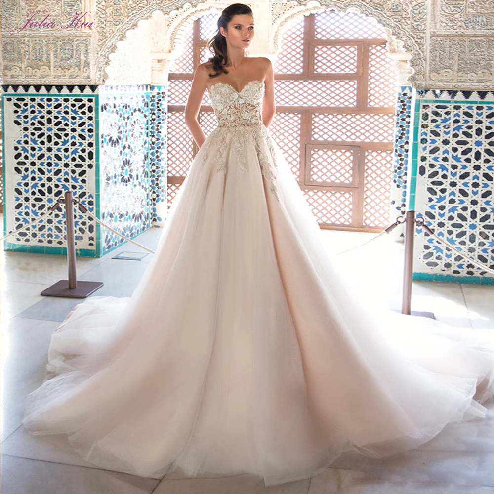 

Платье свадебное из тюля, без бретелек, с бисером