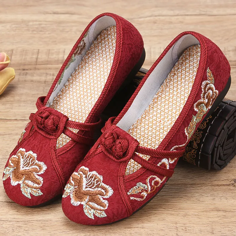 

Women's flat shoes embroidery retro shoes casual breathable old shoes women's loafers ballet
