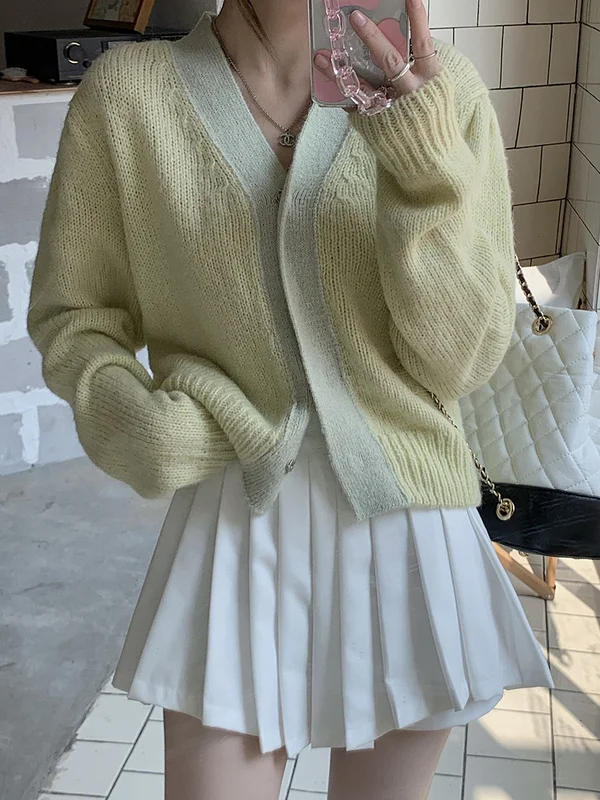 

Женский свободный свитер с воротником в недоступном стиле