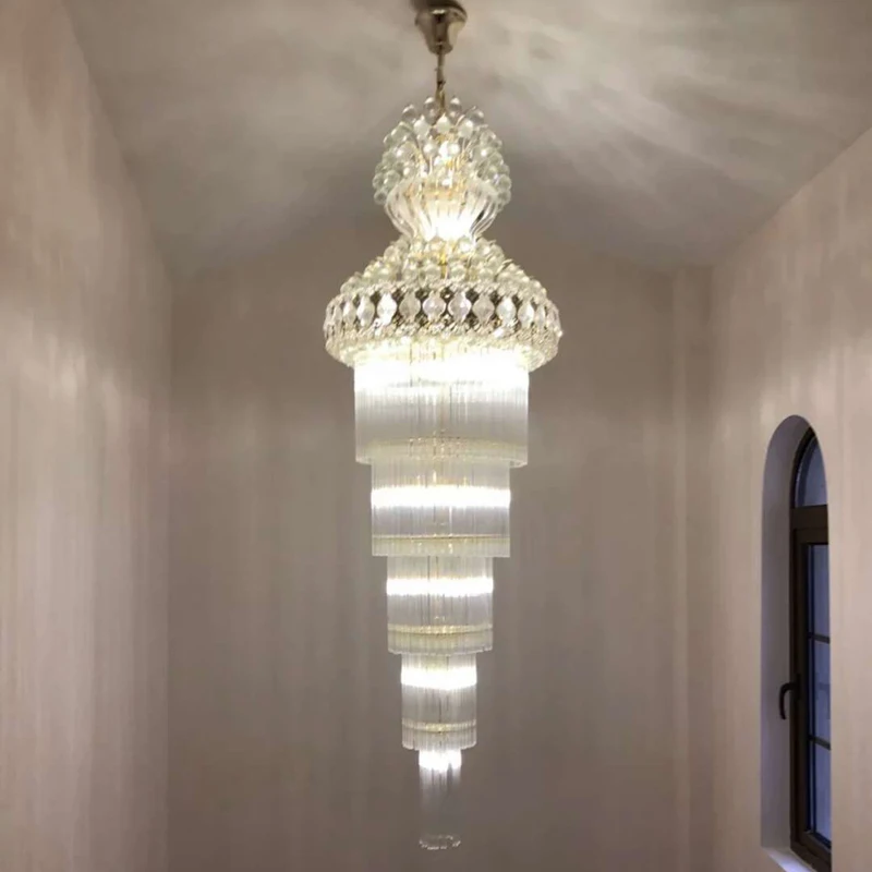安い ヨーロッパデュプレックスヴィラ高級ゴールドクリスタルシャンデリアホテルロビーのクリスタルシャンデリアスパイラル階段クリスタルシャンデリア照明