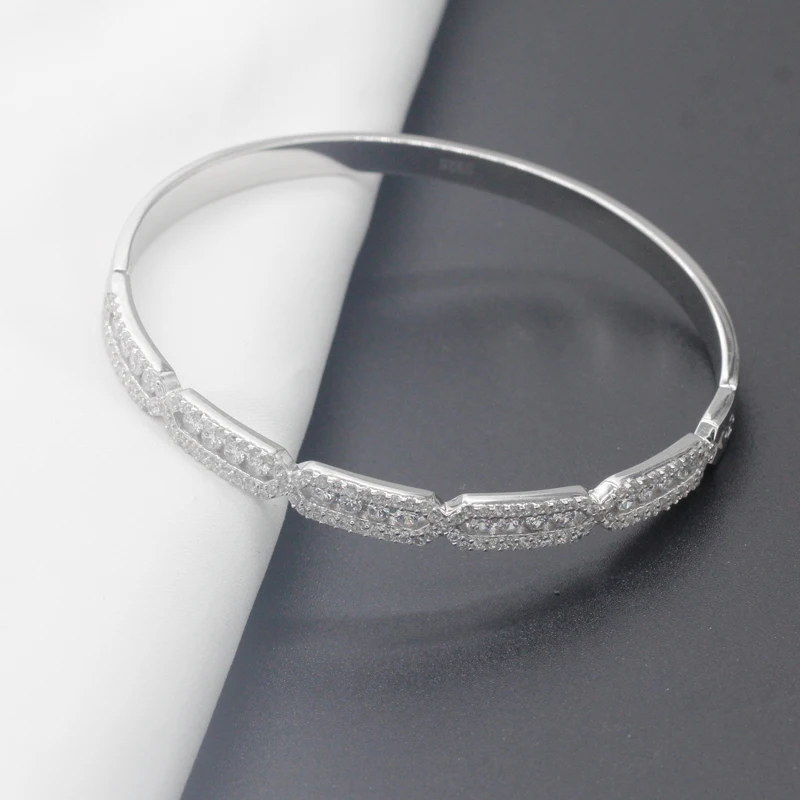 Браслет-манжета женский из серебра 925 пробы с открытой пряжкой | Украшения и