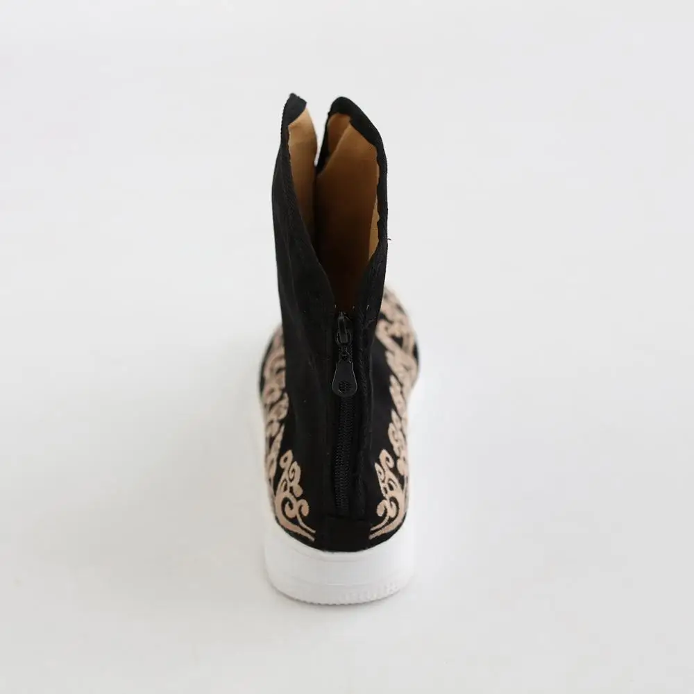 Mens Handmade Kungfu Winter Boots Golden Cloud Embroid Tai Chi Shoes Retro Comfortable Soft Plush Thickened Flats Feet Warmer