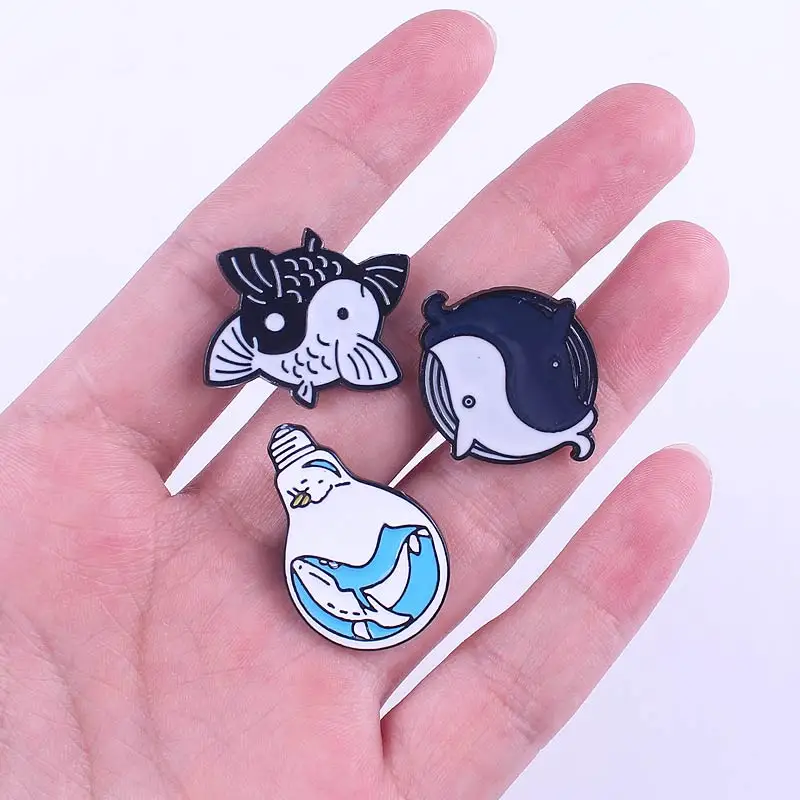 Нагрудный значок с изображением черно-белой рыбы бейджи Значки Металлические