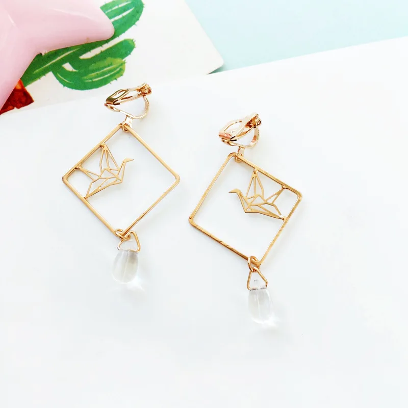 DoreenBeads модные серьги-Клипсы из Золотого Сплава геометрический квадратный Круглый Кулон Романтический бумажный журавль узор модные серьги, 1 пара - Окраска металла: 1