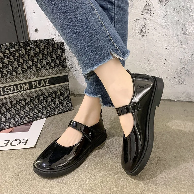 

Spring and Autumn Lolita shoes ladies single buckle shallow mouth flat shoes Mary Jane retro Japanese women's shoes college shoe