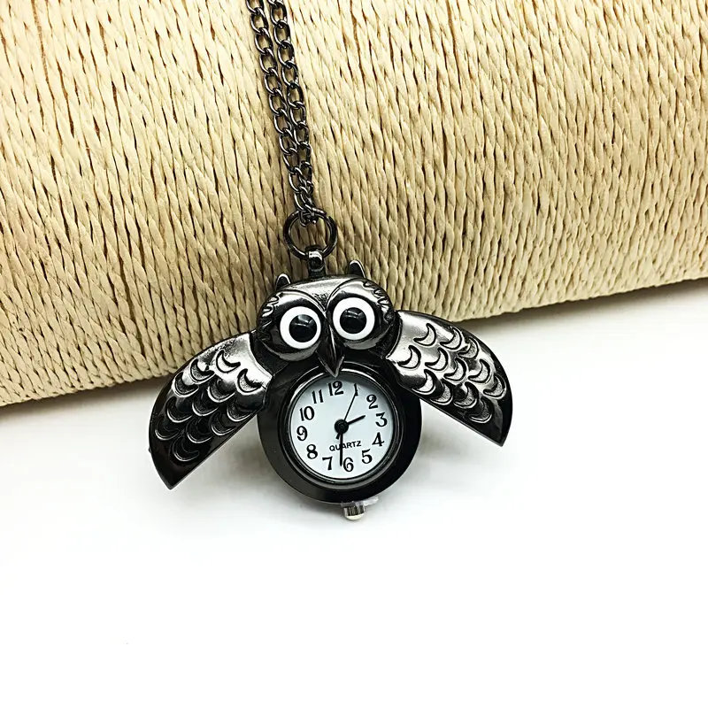 

Stylish owl black and white 2-color metal pocket watch pointer digital flip watch