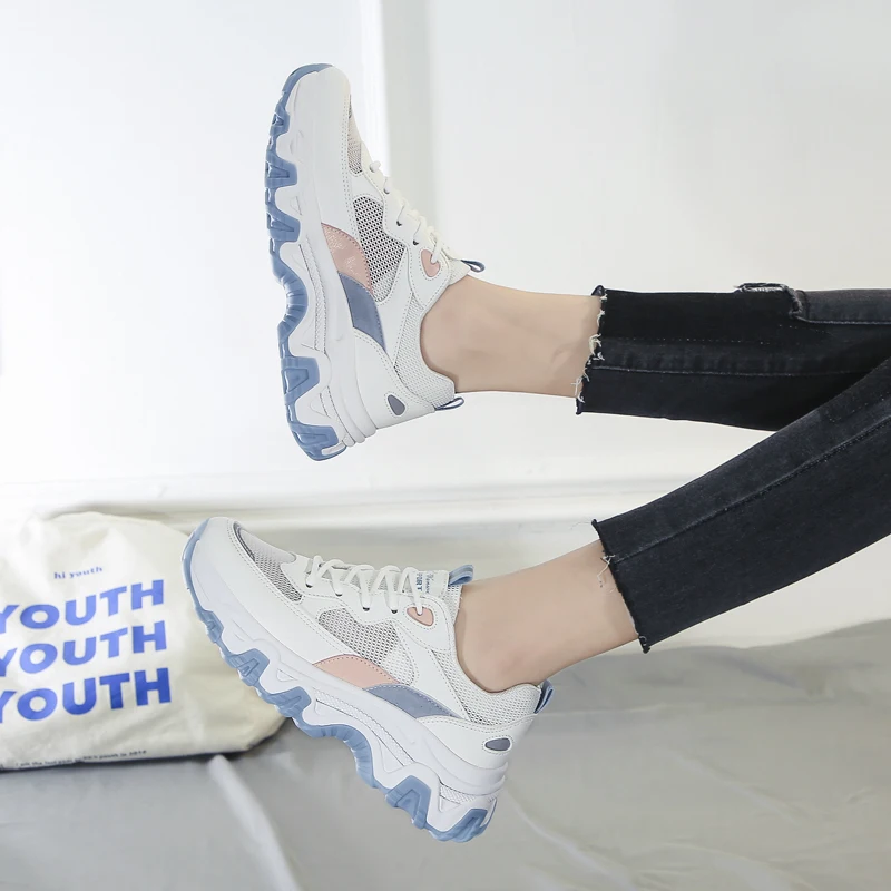 Женские кроссовки на шнуровке белые или розовые для бега спортивная обувь