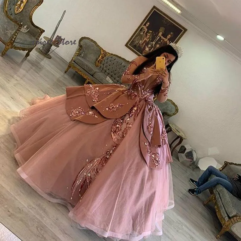 

Dusty Pink Princess Quinceanera Dresses 2020 With Rose Gold Sequin Long Sleeve Sweet 16 Puffy Pageant Dress Vestidos De 15 Años