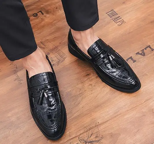 Мужская кожаная обувь в деловом стиле новые модные мужские туфли с бахромой