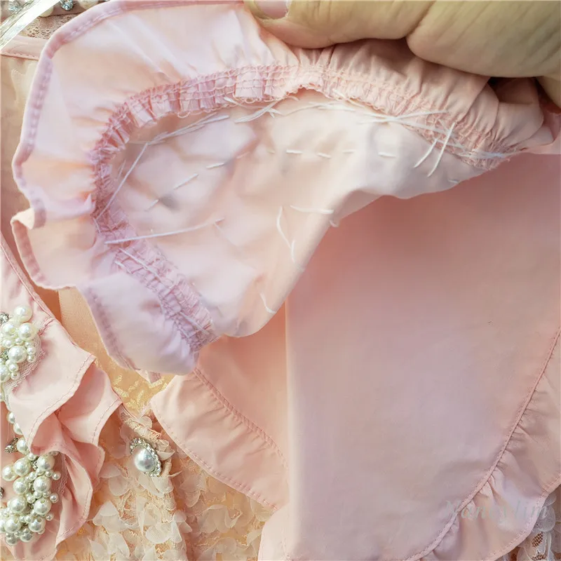 Chemise d'été en dentelle pour femmes, nouveau Style coréen, jolies perles, col de poupée, manches courtes bouffantes, Blouses assorties pour filles et dames, 2021