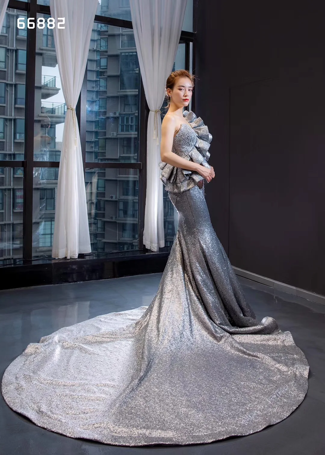 Размера плюс индивидуальный заказ оборками Топ серебристо-серый блестками