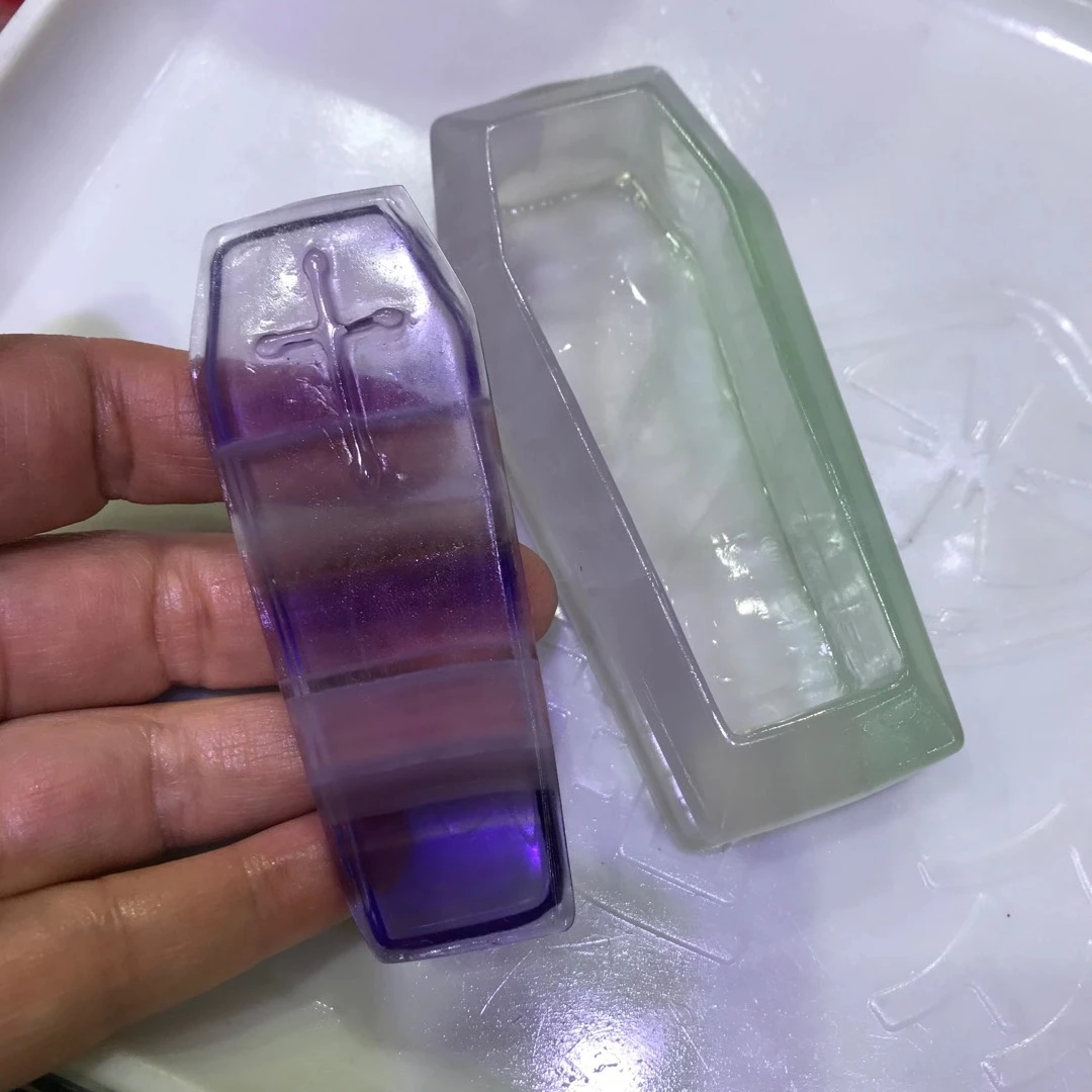 

Natural Fluorite Crystal Stone Coffin Statue Hand Carved Healing Crystal Home Decoration Halloween Gift