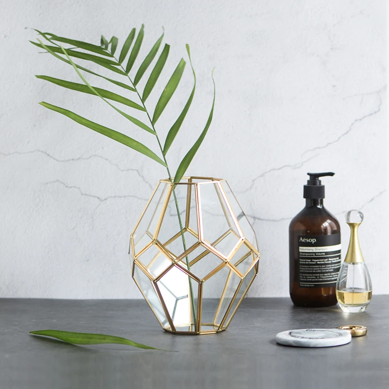 

Nordic Creative Retro Geometric Trapezoidal Glass Vase Copper Frame Vase Decoration Ornaments