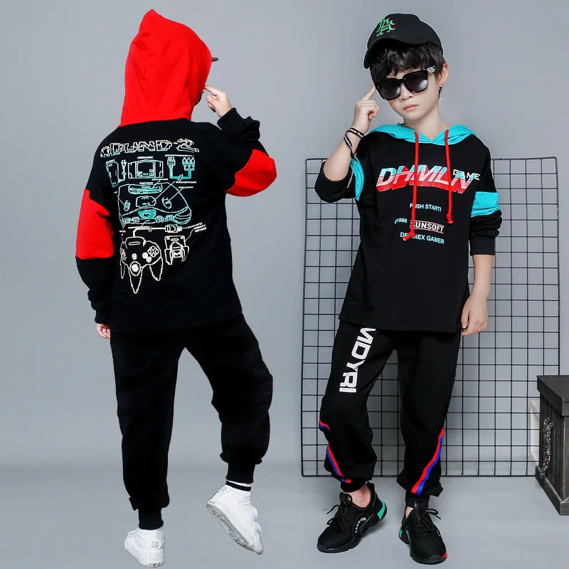 Детский спортивный костюм из двух предметов свитшот с капюшоном и штаны |