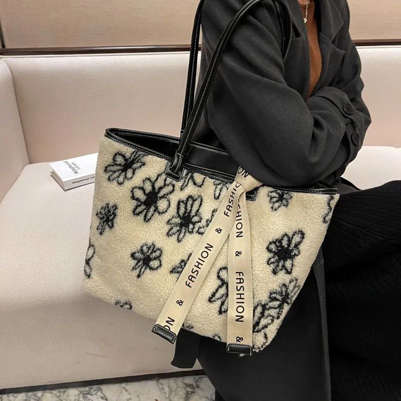 

Winter Plush Plaid Pattern Shoulder Bag Women Flower Print Bag Faux Fur Large Capacity Tote Bags Ladies Handbags