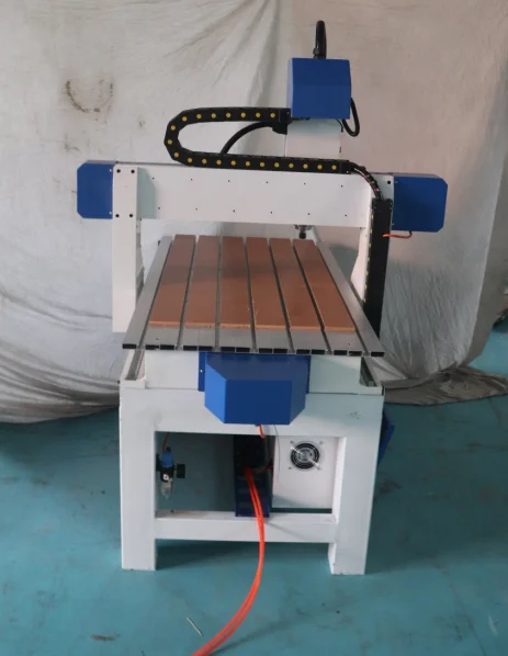 Фрезерный станок 3D CNC с заводской ценой 6090 6012 9012 1212 для гравировки дерева, ПВХ и металла с высокой точностью фрезерования.