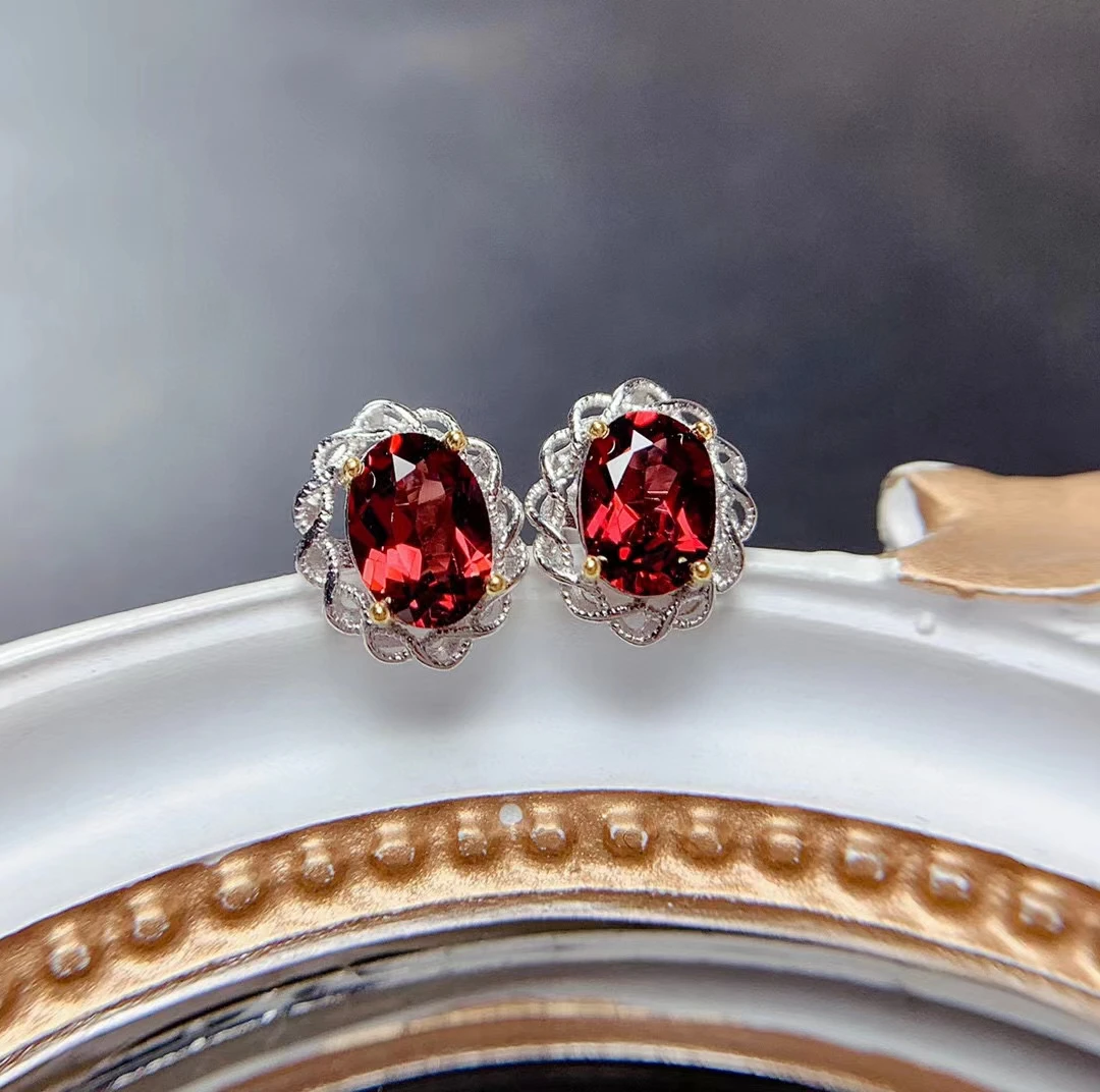 

Женские серьги-гвоздики из серебра 925 пробы