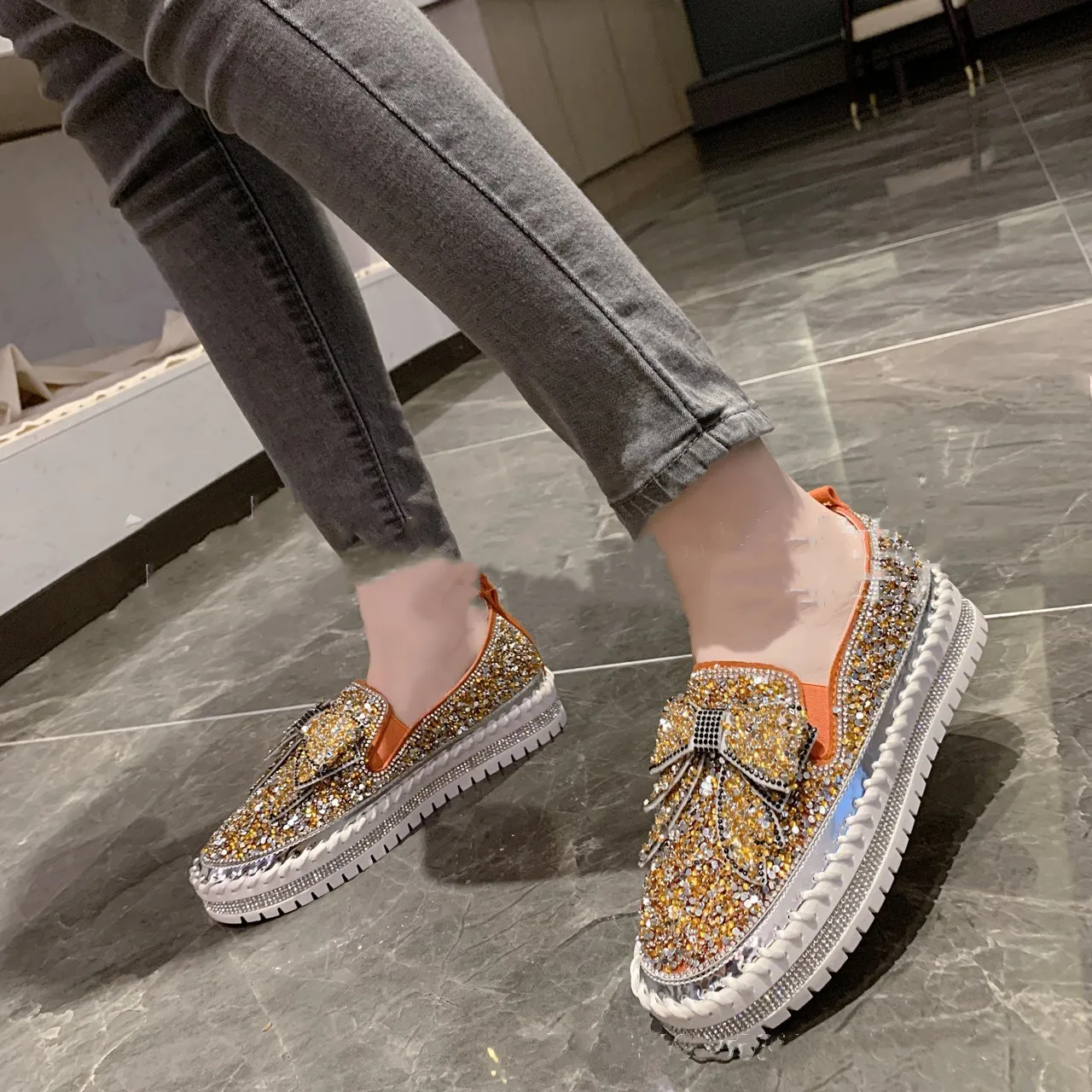 Autumn Fashion Man-made Diamond Sequin Flat Shoes sneakers women New Casual Ladies Single Shoes Dropshipping Fulfillment