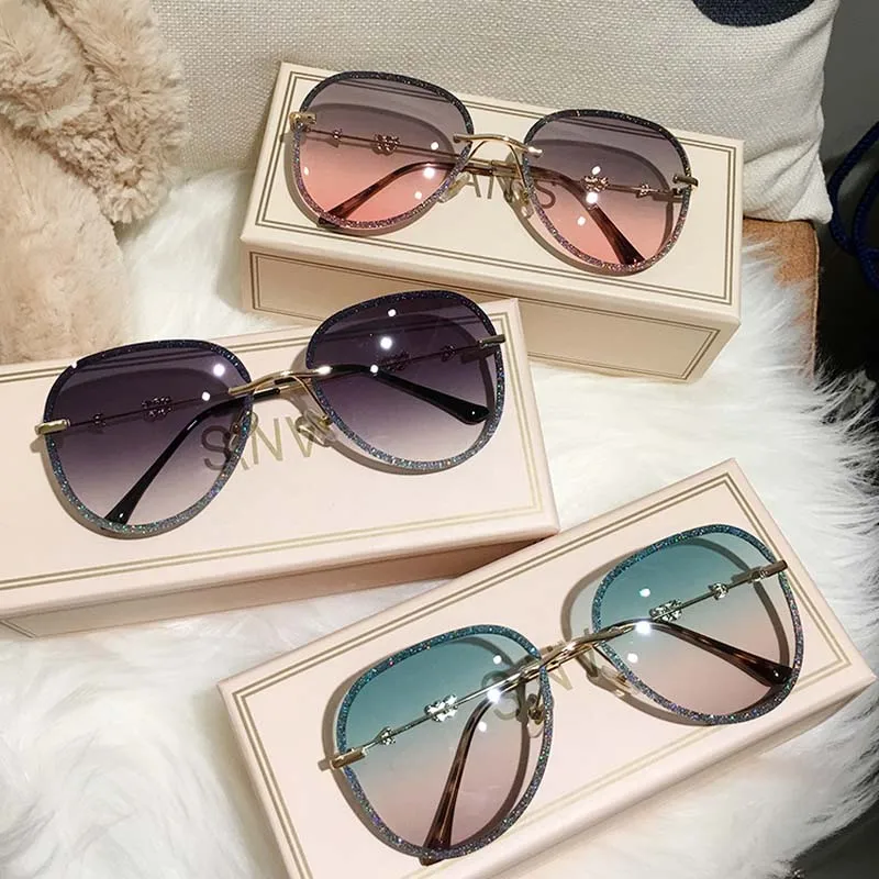 

2021 New Diamond Sunglasses Female Imitation Rhinestones Gradient Color UV400 Women Sunglasses