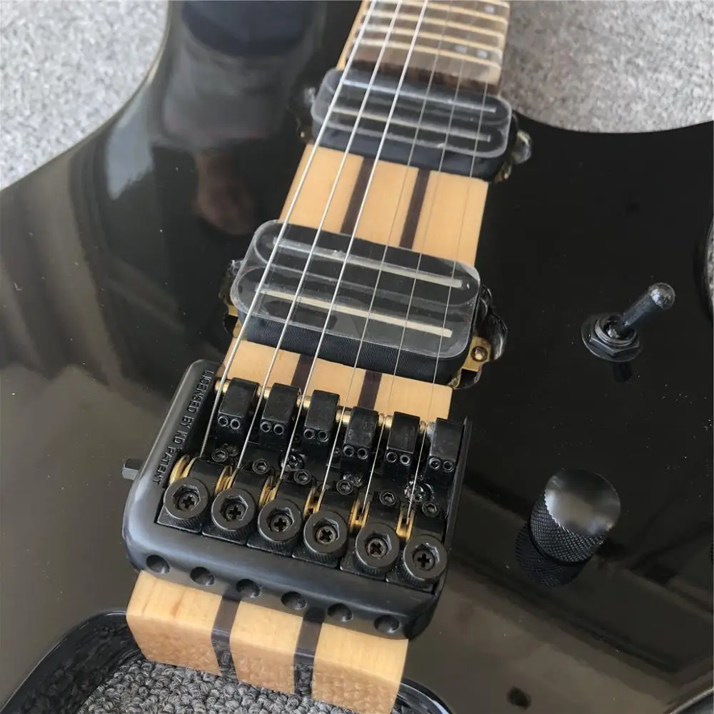 

Grote Maple Neck Through Body Headless Electric Guitar,Rail Dual Pickups,Gloss Finish Black Color ASH Body Guitara