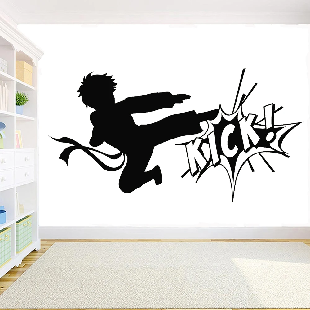 Виниловая наклейка на стену с изображением мальчика карате боевых