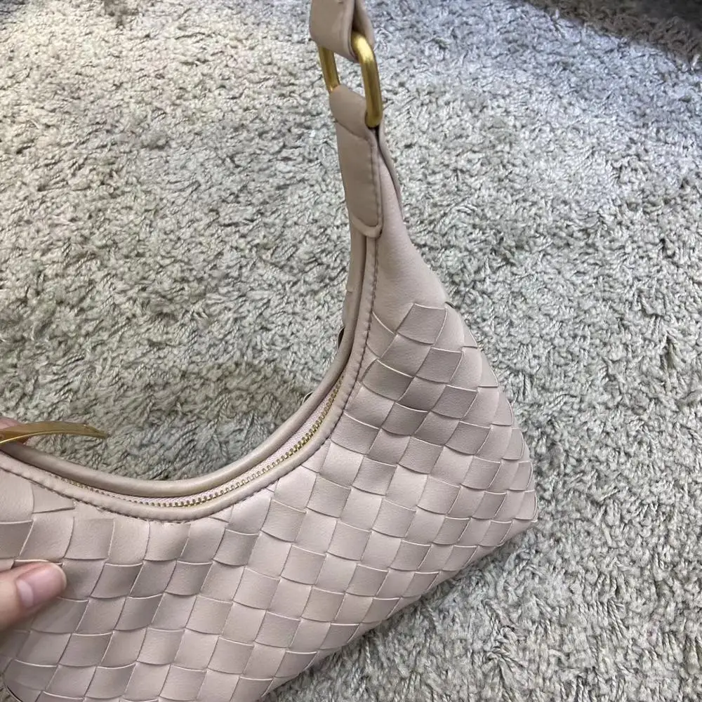 

Crescent Woven Armpit Bag Fashion Portable Handbag Simple U-shaped Leather One-shoulder Baguette Bag