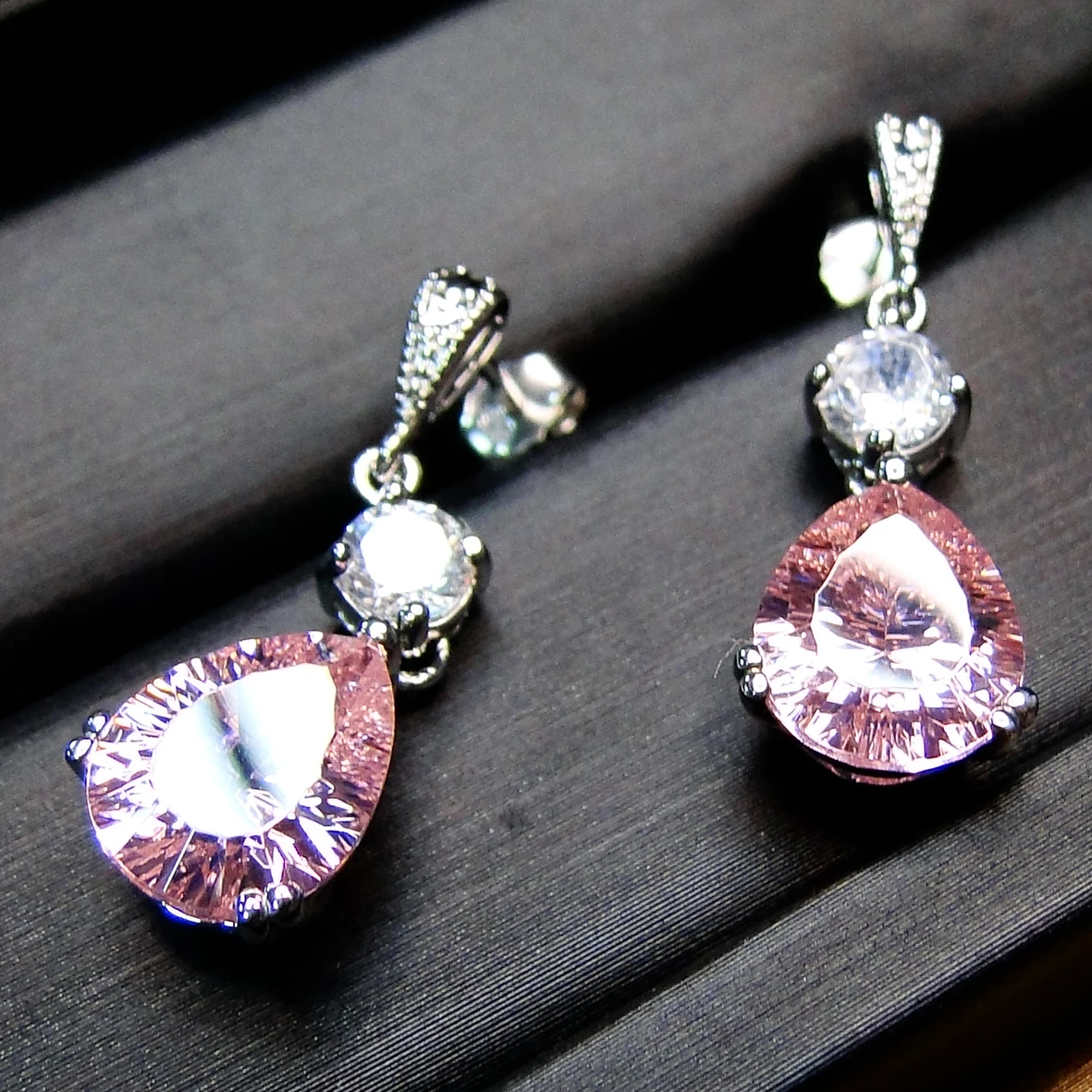 

Beautiful Temperament female Earrings Pink Earrings In Latest Designs