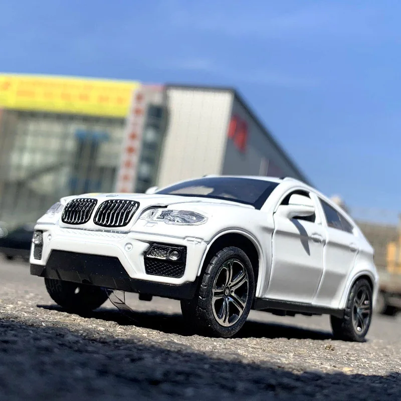 

1:32 X6 Car Model Alloy Car Die Cast Toy Car Model Pull Back Children's Toy Collectibles Free Shipping