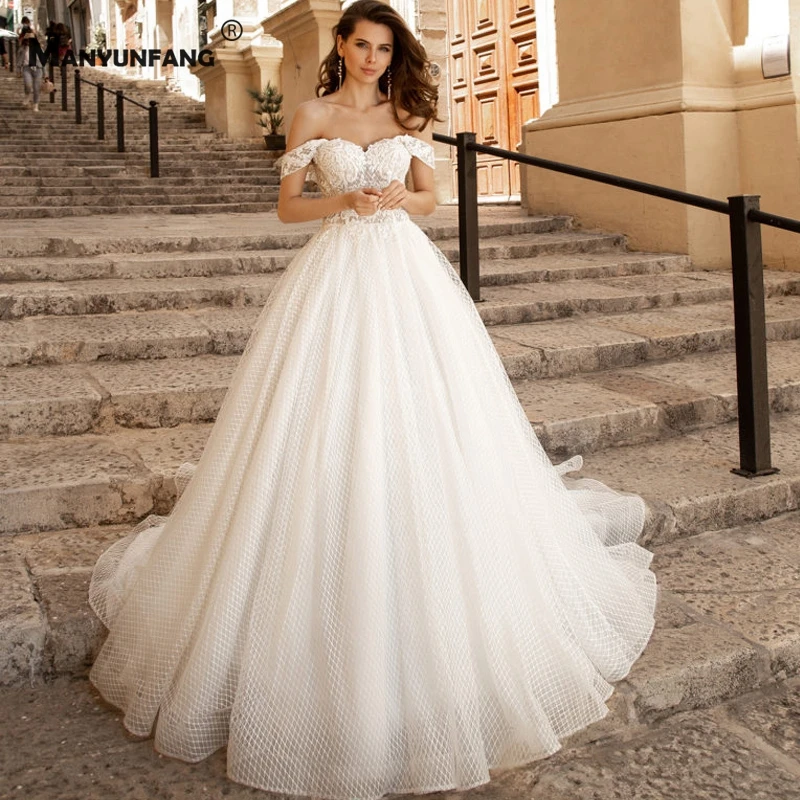 

2021 Hot Sale Off the Shoulder Chapel Train Bridal Ball Gown Elegant Boat Neck Embroidery Appliques Tulle Zipper Wedding Dress