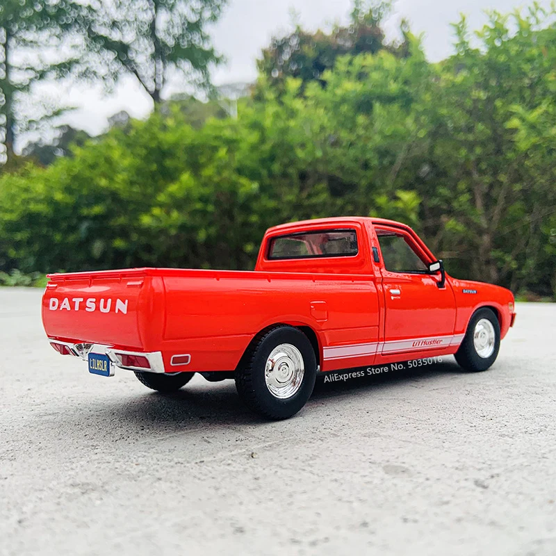 Пикап Maisto 1:24 Nissan Datsun 1973 620 красная конверсионная модель автомобиля из сплава