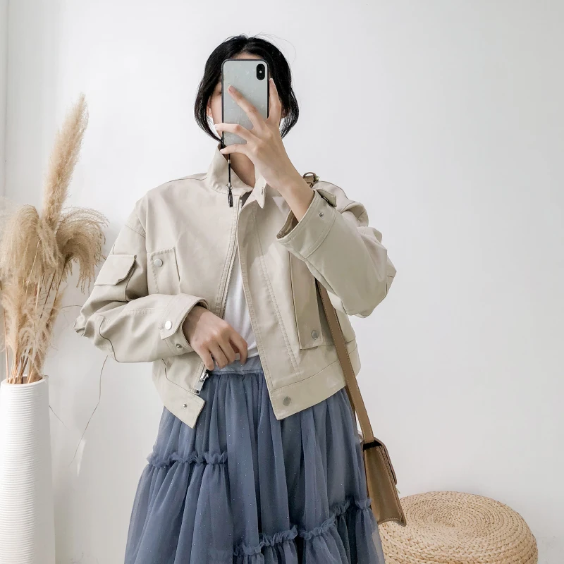 Куртка женская короткая из ПУ кожи на молнии с большими карманами|Кожаные куртки|