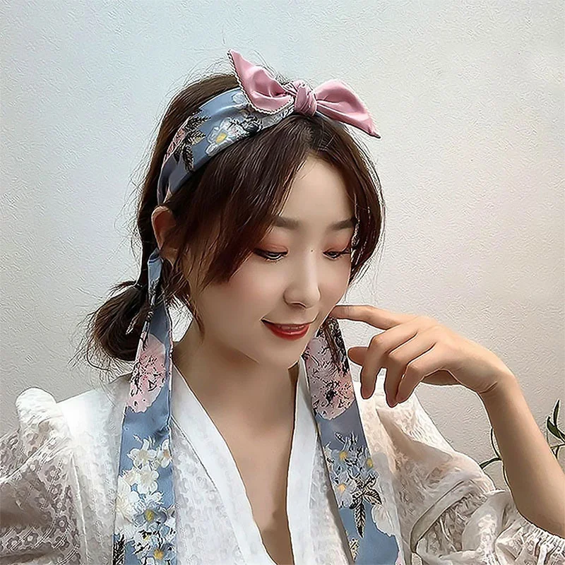 Повязка на голову атласная с цветочным принтом длинная плетеная лента большим