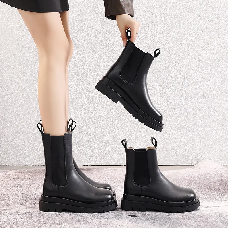 

2020 Autumn Boots Fashion Black High Top Shoes Woman Thick Bottom British Wind Martin Boots Female