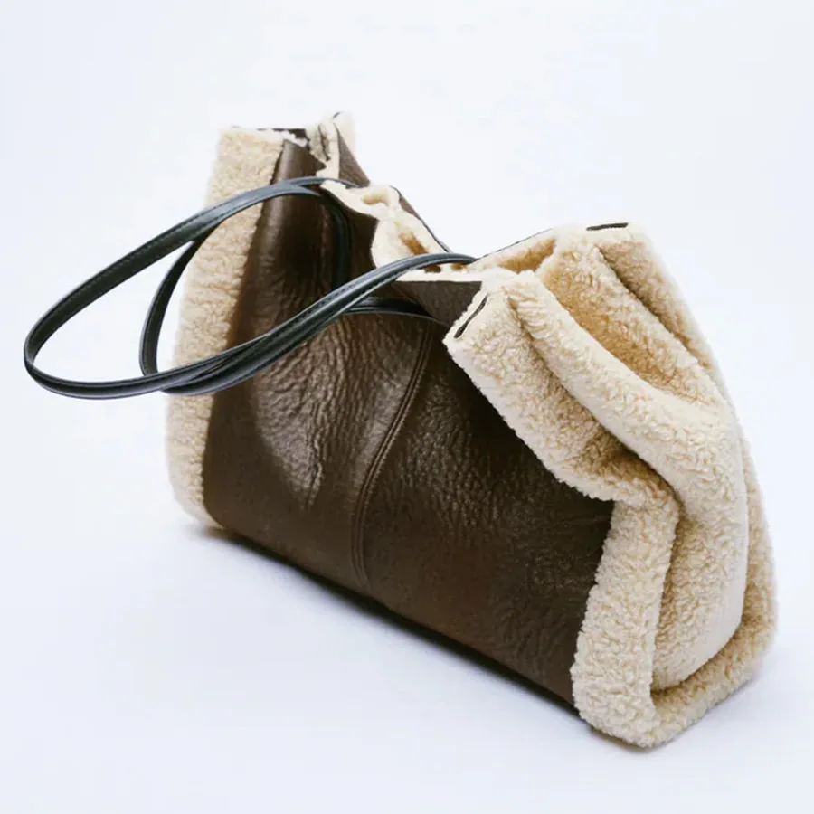 

Fashion Lambswool Crossbody Bag Designer Women Handbags Luxury Faux Fur Shoulder Bag Fluffy Plush Small Tote Winter Purses 2022