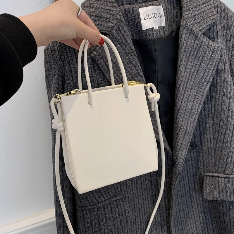 

Простая женская летняя сумка для создания атмосферы, новинка 2021, Модная Портативная маленькая квадратная сумка через плечо