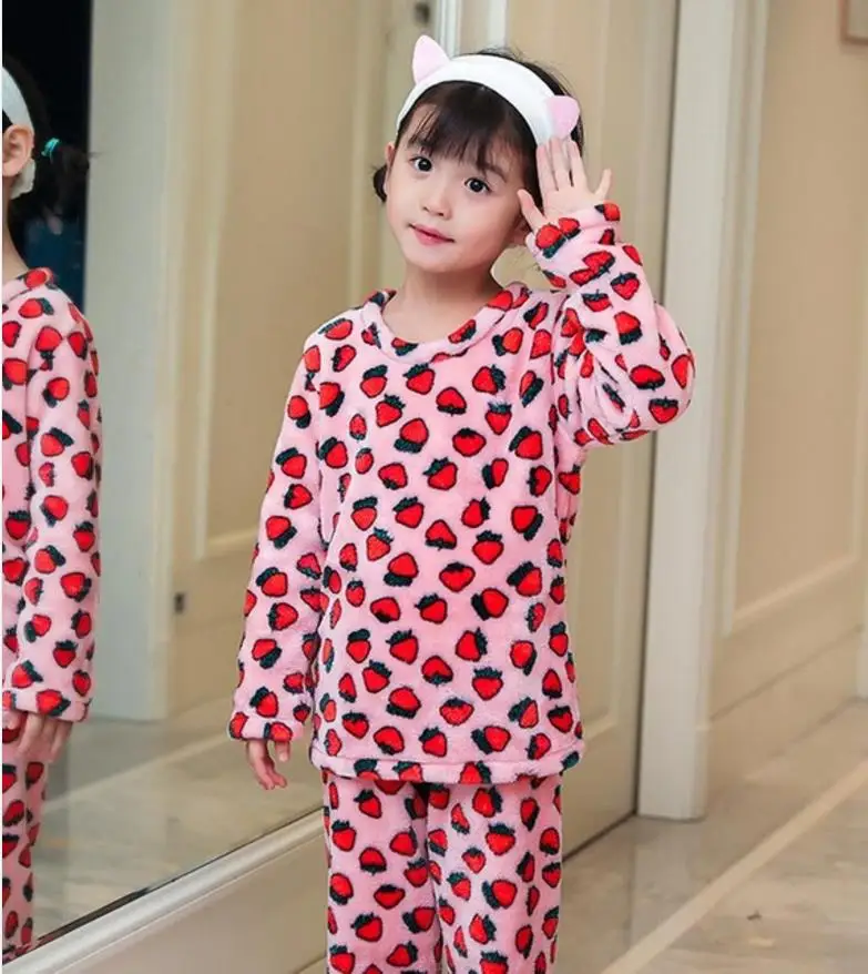 

Winter Pyjamas Lovely Children Strawberry Pajamas Warm Flannel Sleepwear Girls Loungewear Coral Fleece Kids pijamas Homewear