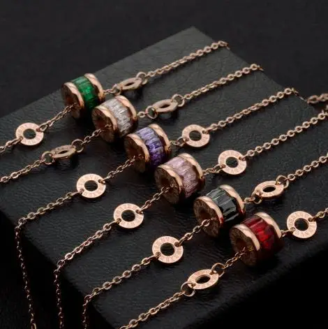 

Stainless Steel Heart Bracelets for Woman Charm Circle Crystal Circle Roman Numeral Charm Zircon Pendant Bracelet Jewelry