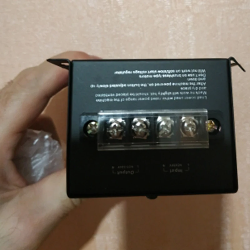 

AC 220V 10000W SCR Electronic Voltage Regulator Temperature Speed Fan Motor Adjust Controller