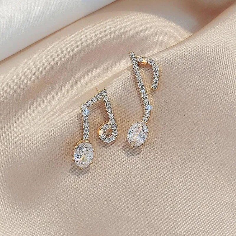 

2020 New Trend Korean Asymmetrical Music Note Stud Earrings For Women Small Earrings Elegant Jewelry Dancing Brincos Bijoux Girl