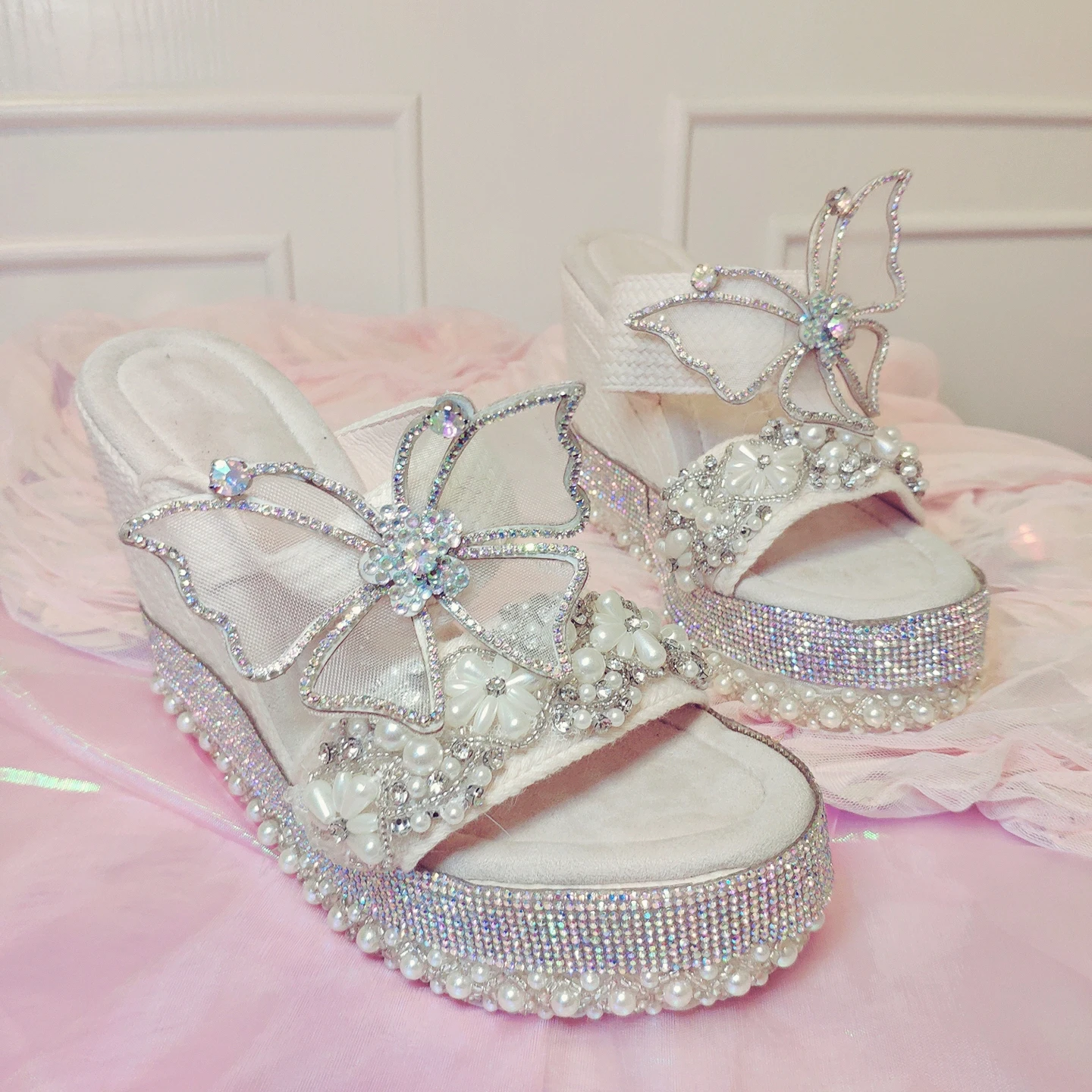 

New Summer Furry Sandals with Wedge Heel Butterfly Sandals, Straw Knitted Feet, Rhinestone Fairy Fish Mouth Sandals