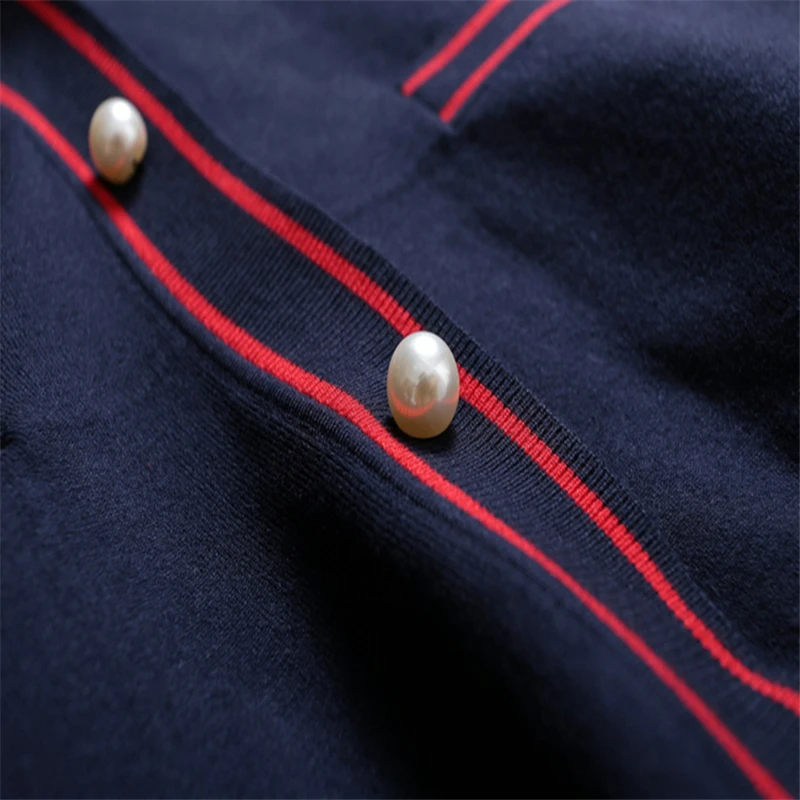 Женский кардиган в полоску свободный винтажный с карманами и вышивкой виде флага